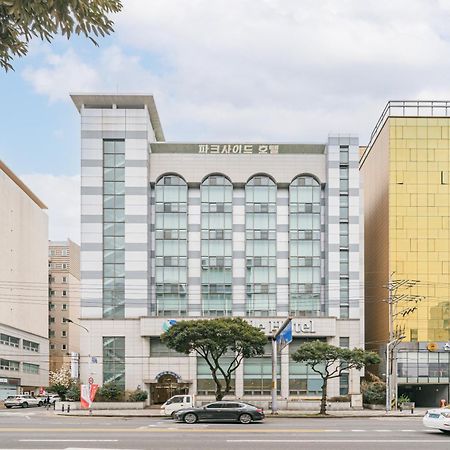 Jeju Parkside Tourist Hotel מראה חיצוני תמונה