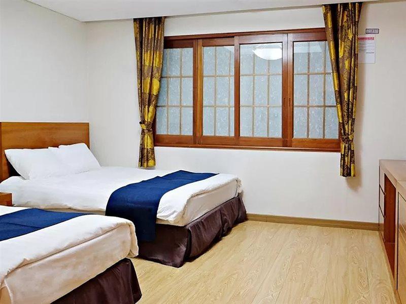 Jeju Parkside Tourist Hotel מראה חיצוני תמונה