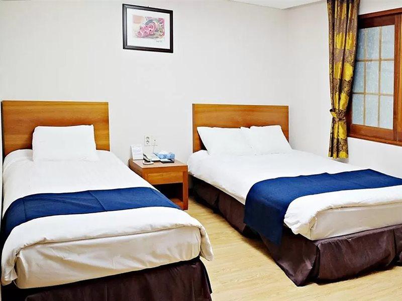 Jeju Parkside Tourist Hotel מראה חיצוני תמונה