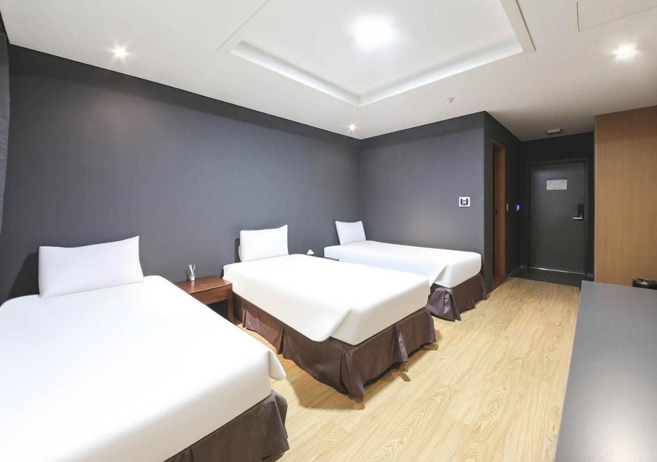Jeju Parkside Tourist Hotel מראה חיצוני תמונה