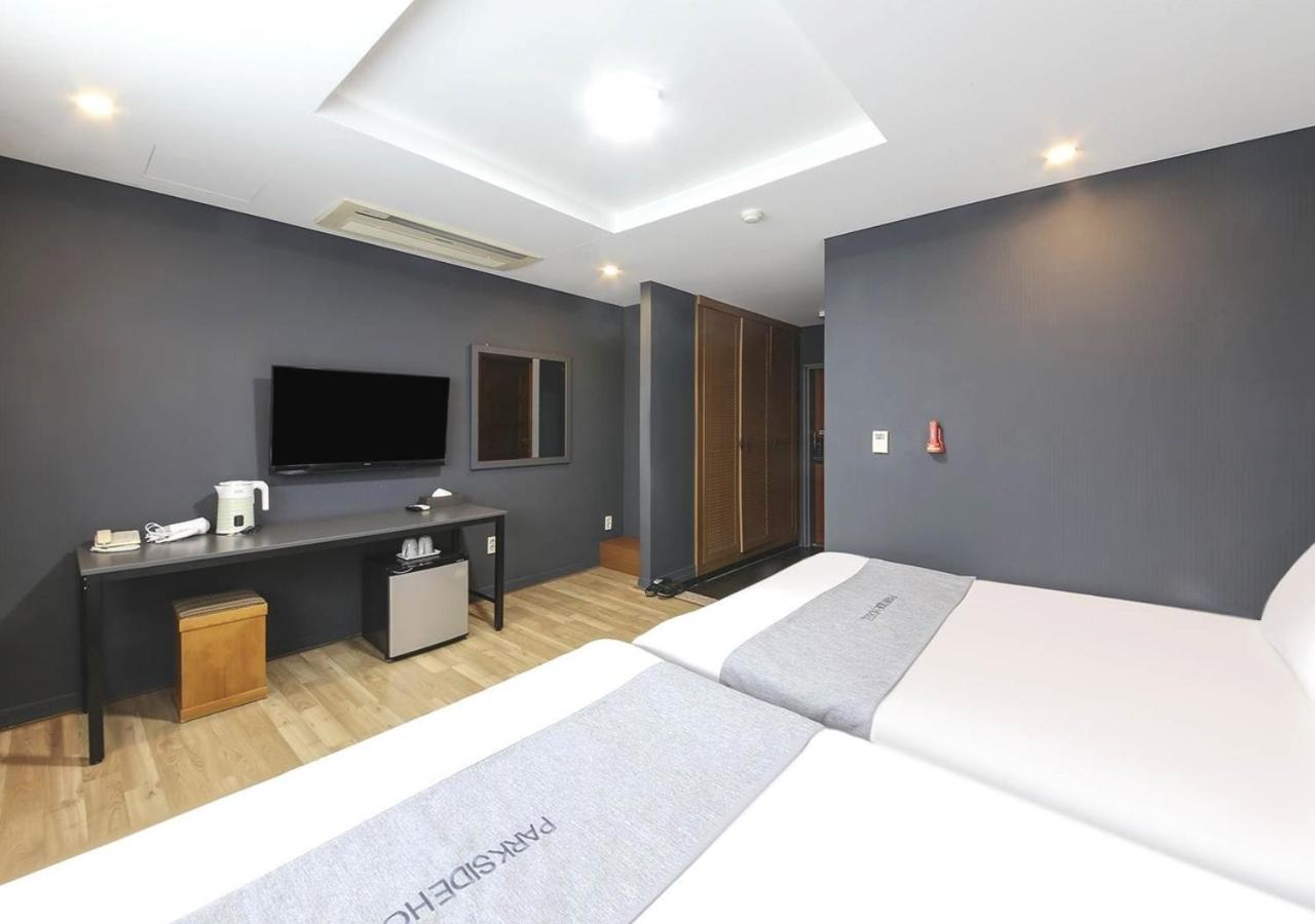 Jeju Parkside Tourist Hotel מראה חיצוני תמונה