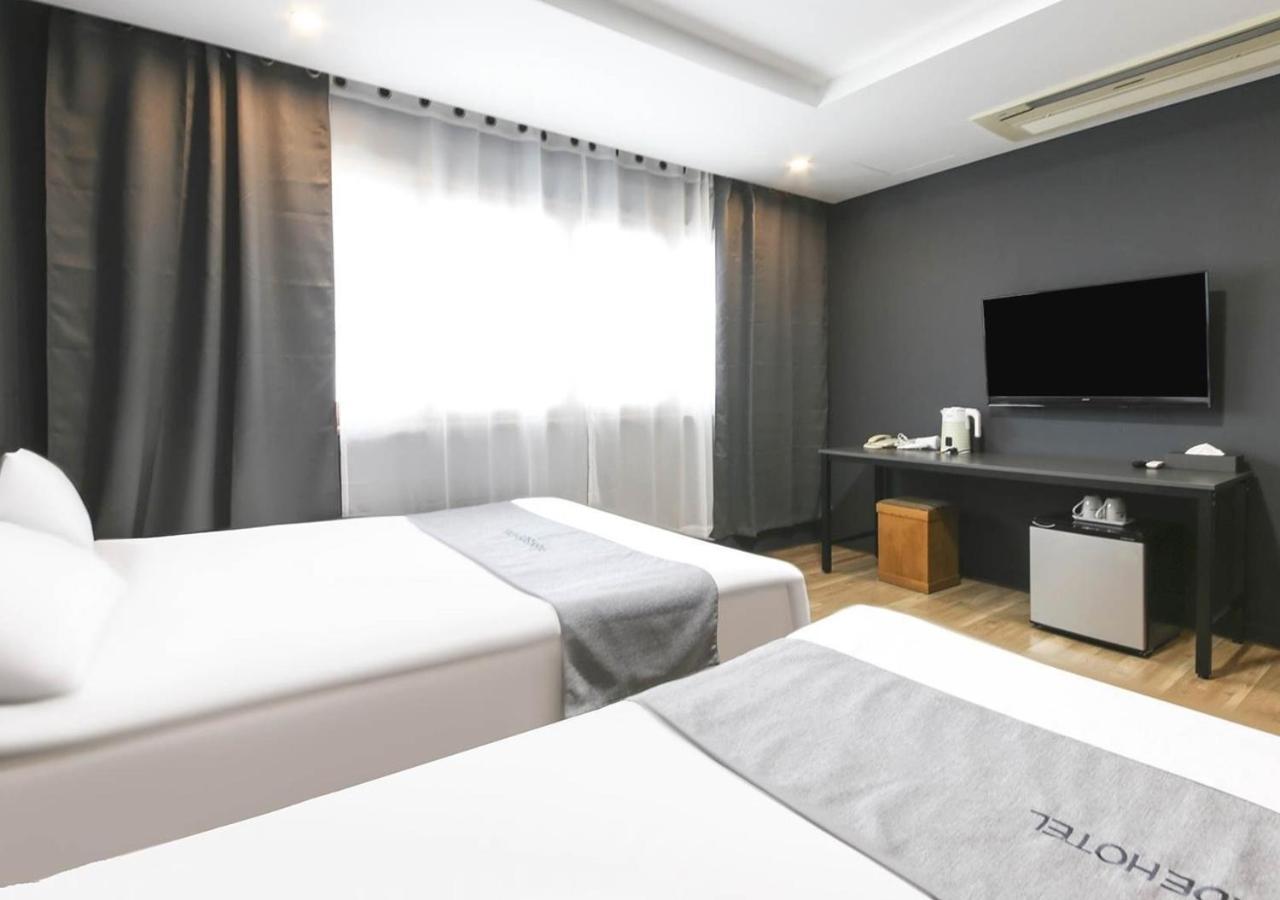 Jeju Parkside Tourist Hotel מראה חיצוני תמונה